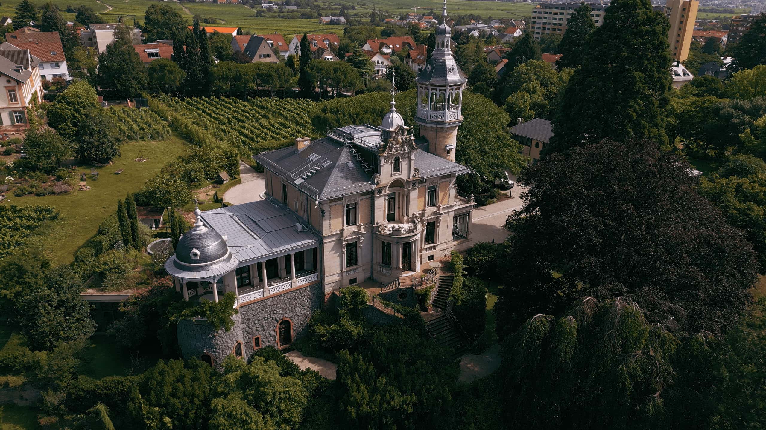 LIEBERICH. Einzigartige Location für High-End-Events im Park.